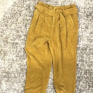 Wild Fable Size 10 Mustard Yellow Curdoroy